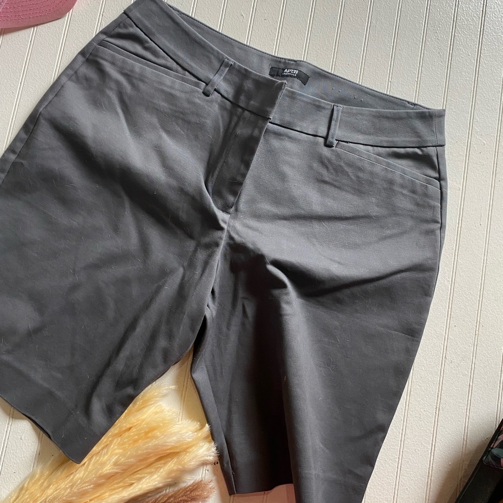 Apt 9 Essentials Womens Dress Shorts Gray Cuffed Size 14 Mid Rise